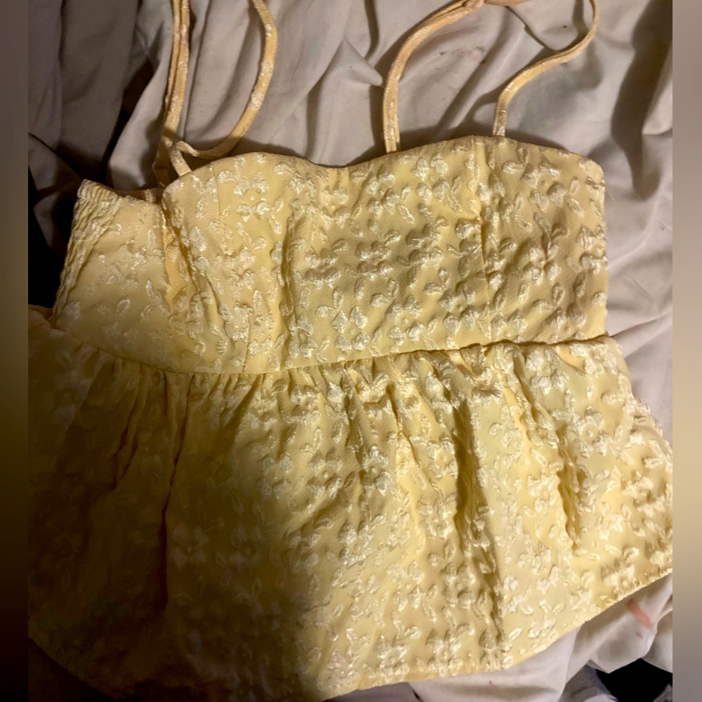 Flowy yellow tank top medium